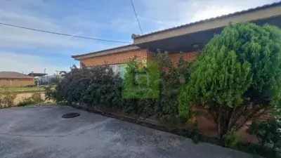 Chalet con Nave para Carpintero en Morales del Vino
