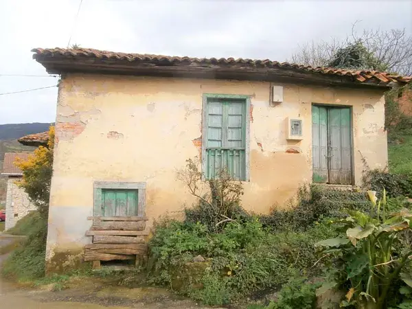 Casa con Horreo y Finca en Candamo Asturias