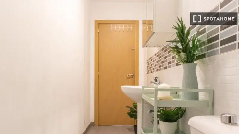Apartamento 7 Dormitorios 2 Baños Madrid Alquiler