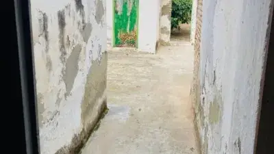 Casa Rústica en Brenes Centro para Reformar 229m²
