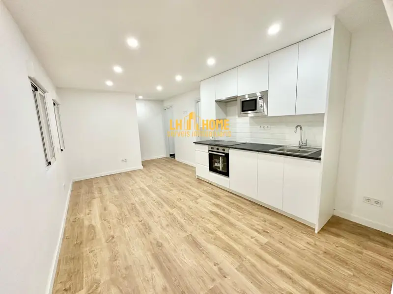 Venta Piso Hospitalet 3 habitaciones Terraza Reformado Cerca Metro