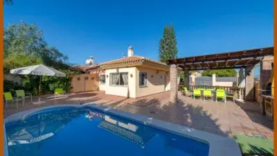 Chalet Pareado en Cerralba Pizarra con Piscina Privada