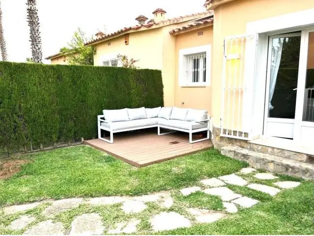 Chalet Pareado Oliva Nova con Jardin y Piscina