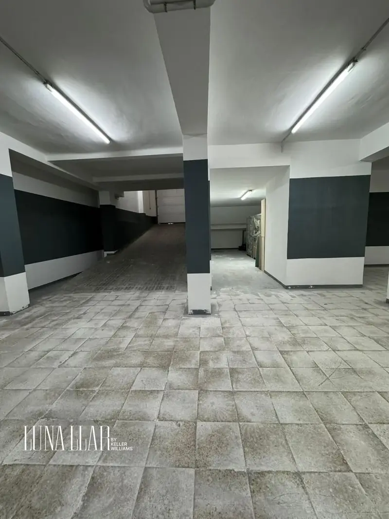 Local Comercial en Venta Gav	 a Centro 600m2