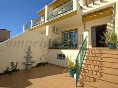 Casa Adosada en Torre del Mar Cerca de la Playa