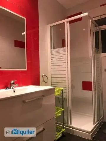 Piso Estudiantes Sevilla 92m² 4 habitaciones Ciudad Jardin