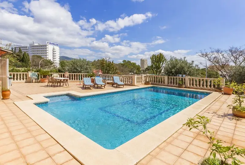 Chalet en Venta Palmanova Mallorca 5 Dormitorios Piscina