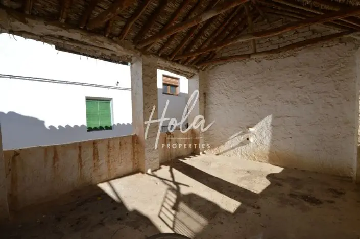 Casa Clasica en Mondujar: Gran Casa de Pueblo para Reformar