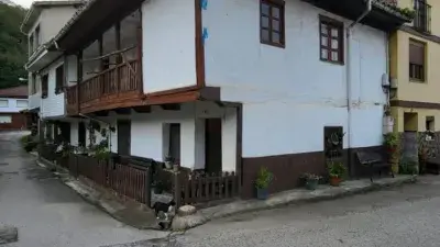 Casa en venta en Lorío Asturias 68m2 con fincas y hórreo