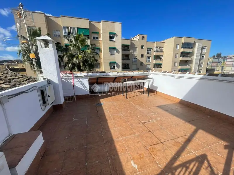 Casa con 3 Apartamentos en Centro de Antequera