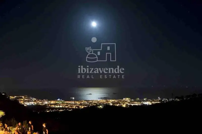 Chalet en Ibiza con piscina y vistas panoramicas