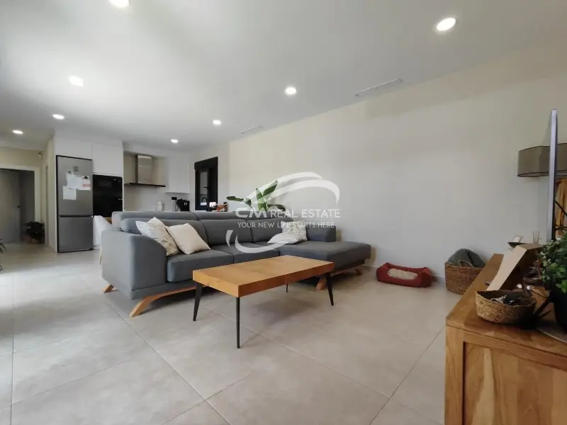 Villa en Pinoso con Jardin y Piscina - Nueva Construccion