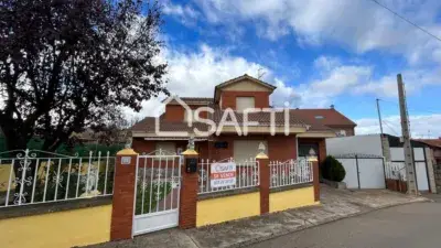 Casa unifamiliar en venta en Santovenia de La Valdoncina