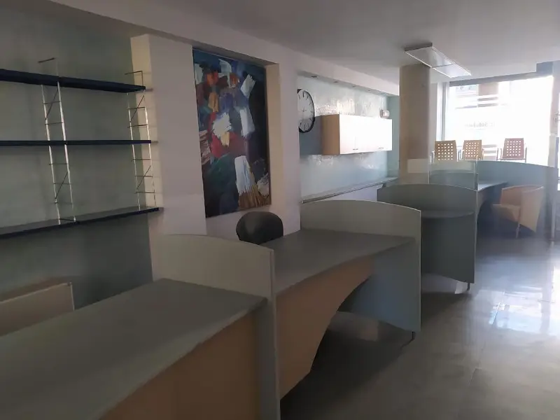 Venta Local Comercial con Terraza en Viladecans