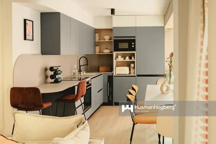 Apartamento 3 Dormitorios Renovado con Terraza y Garaje