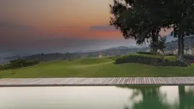 Villa Sena: Lujosa Villa Vanguardista con Vistas al Mar