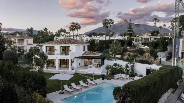 Villa en Venta 5 Dormitorios Nueva Andalucía Vistas Golf