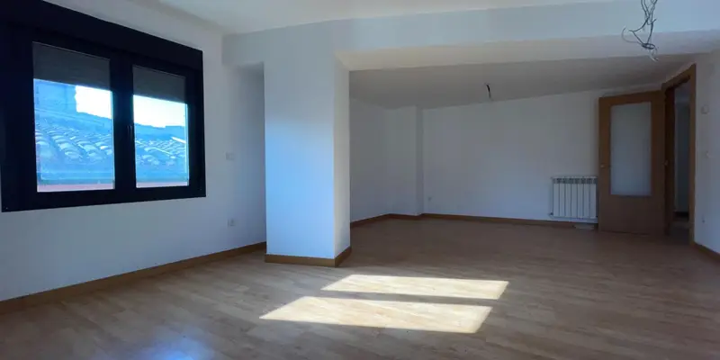 Venta Piso de 2 habitaciones en Centro, Tafalla - Ref: ZU-GF3