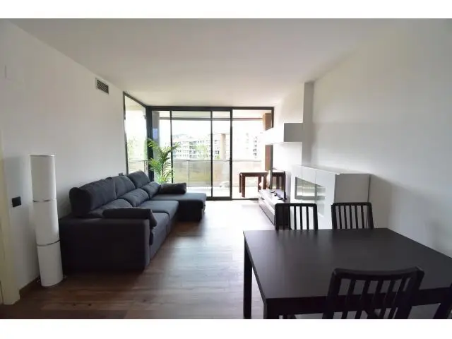 Apartamento en Illa del Bosc con Vistas al Mar y Piscina