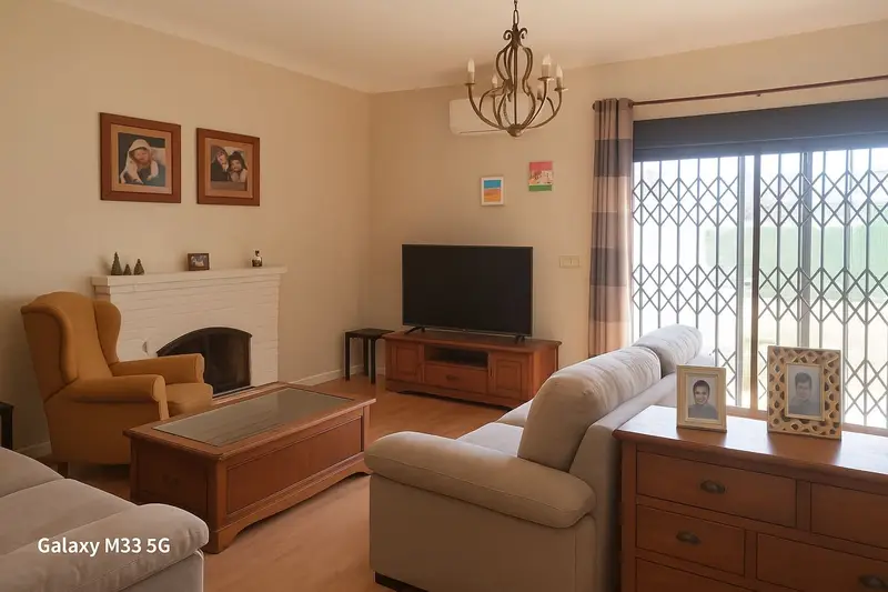 Casa en venta en Almer	
ia ciudad centro 5 dormitorios 2 ba	
	
	
 os