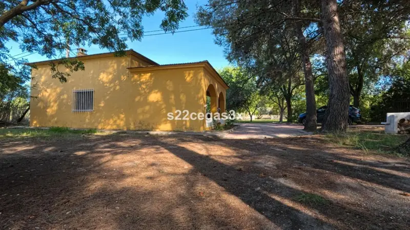 Chalet en Venta Castalla 3 Dormitorios Piscina Jardin