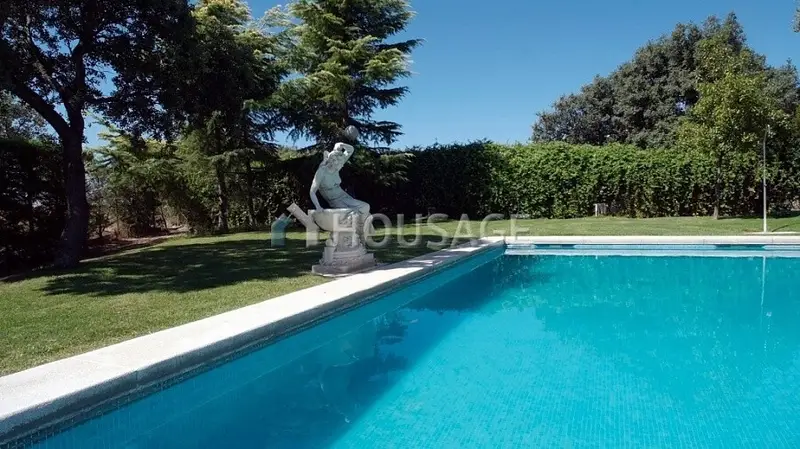 Villa de Lujo en Ciudalcampo con Piscina y Pista de Padel