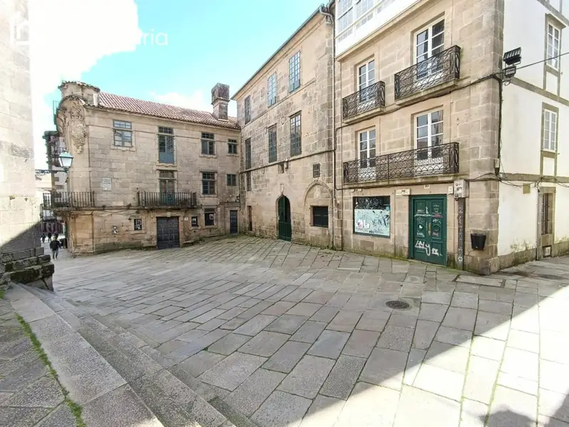 Venta Piso y Local Historico Santiago de Compostela