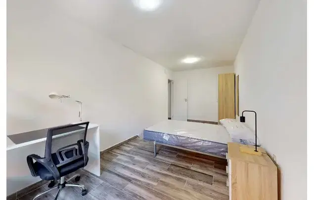 Habitacion en Catarroja 130m2