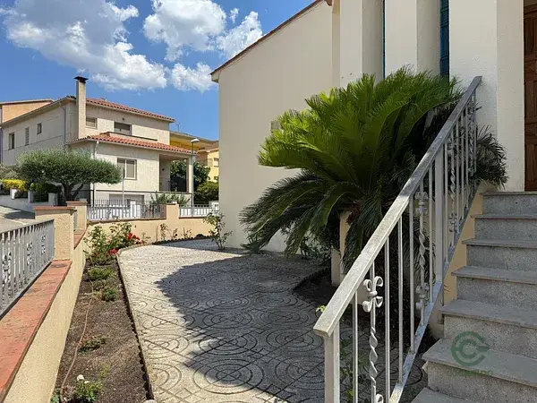 Casa en La Jonquera con Jardin y Garaje para 2 Coches