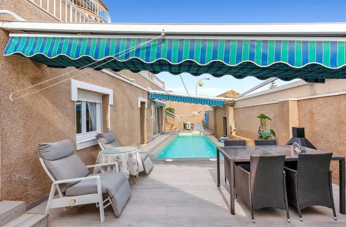 Villa en Venta 5 Dormitorios Los Altos Torrevieja
