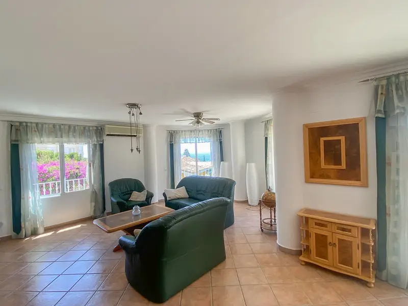Casa-Villa de 4 Dormitorios en venta Costa del Sol, España