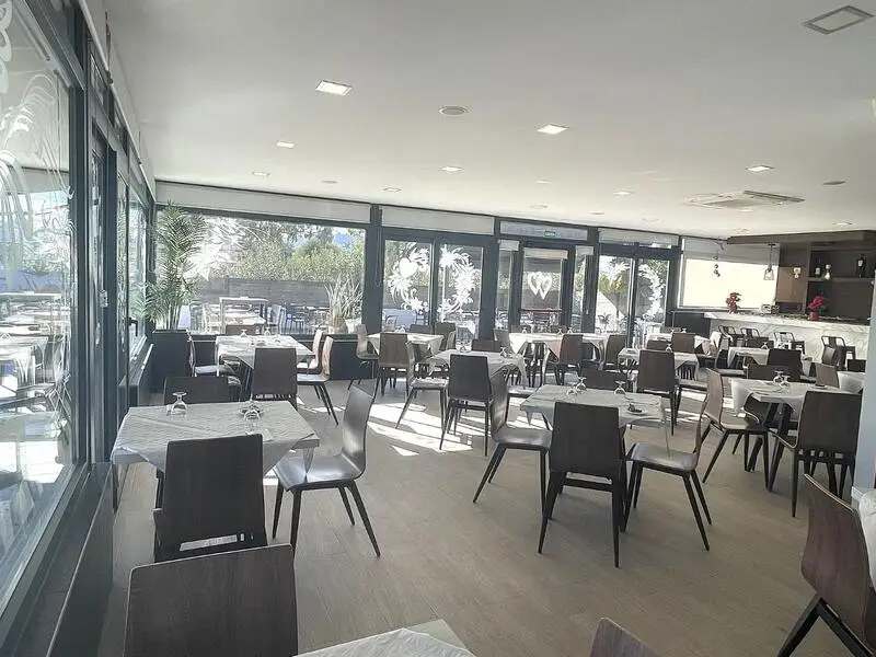 Restaurante Bar con Viviendas en Garrucha Venta Almería