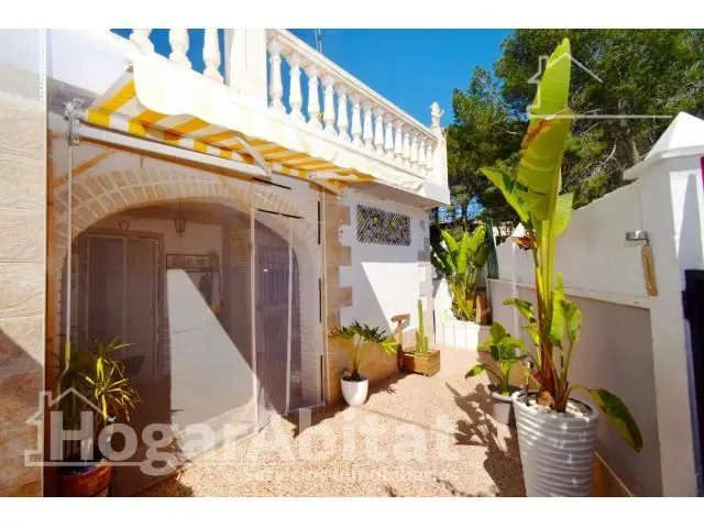 Chalet en Sagunto con Terraza Jardin y Garaje