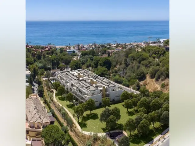 Piso de 3 Dormitorios en venta Elviria, España