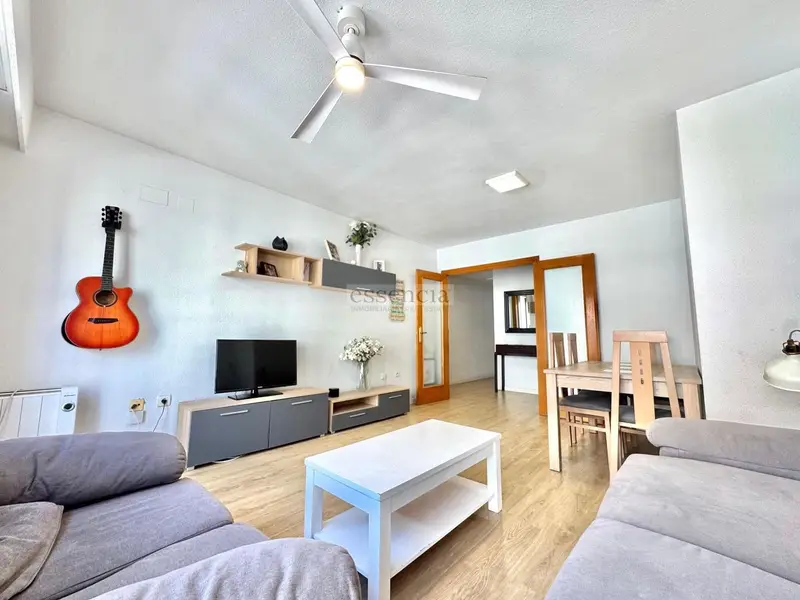 Piso en Venta en Gandía: 3 Habitaciones, 2 Baños y Garaje