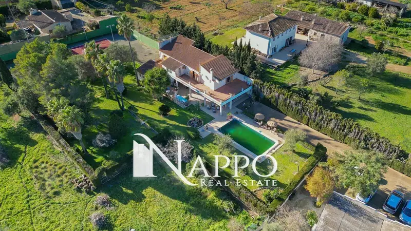 Finca Rustica con Piscina y Pista de Tenis cerca de Inca Mallorca