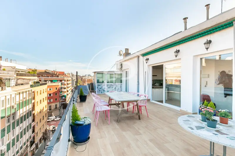 Atico Duplex con Terraza en Sants Hostafrancs