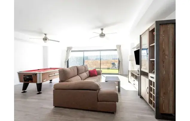 Alquiler Apartamento 4 Dormitorios Benidorm 216m2