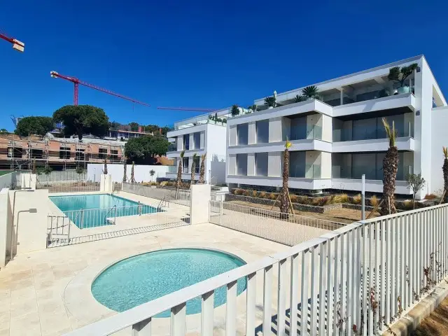 Apartamento 2 Dormitorios Alquiler Elviria Marbella