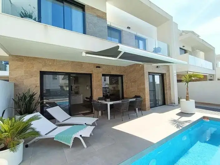 Villa Moderna 3 Dormitorios en Venta Los Montesinos