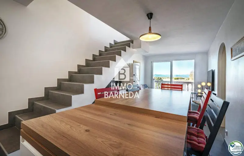 Apartamento Reformado en Centro de Empuriabrava Cerca de la Playa