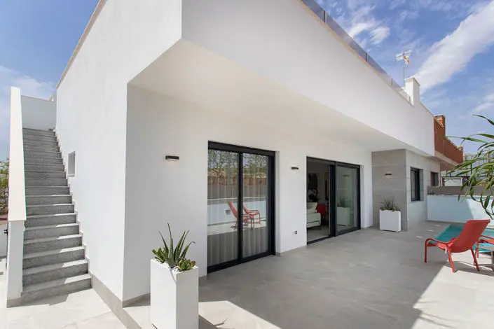 Villa 3 Dormitorios Piscina Terraza Solarium Cocina Exterior