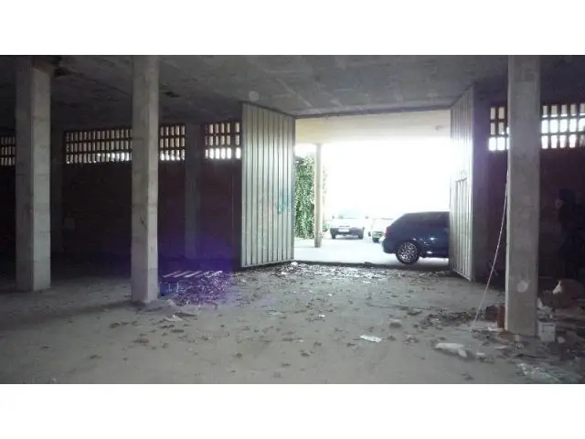 Local Comercial en Santander: 70m Fachada, 30m Profundidad
