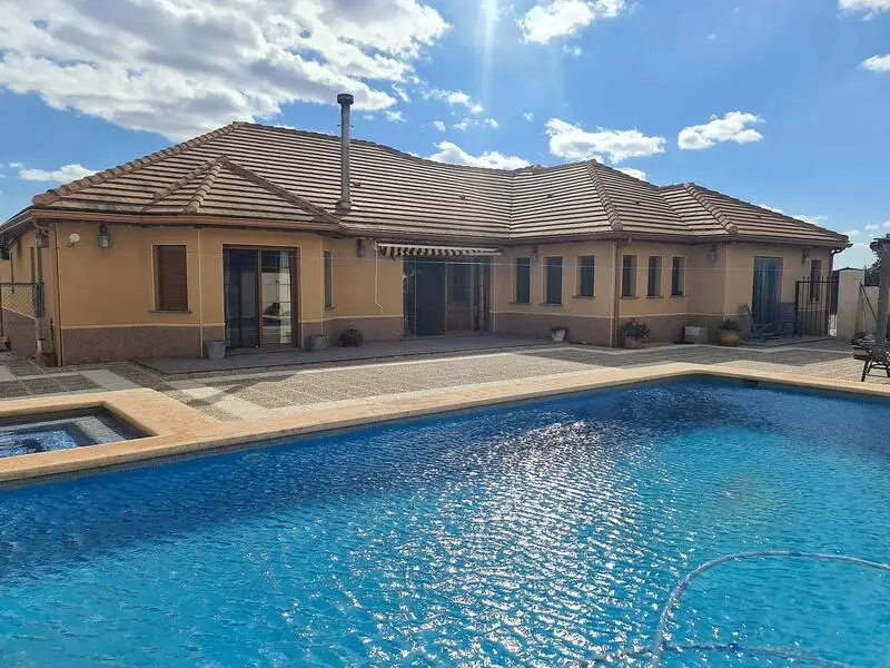 Villa de Lujo 5 Dormitorios Piscina Pinoso Alicante