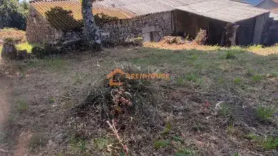 Almacén de piedra para restaurar en O Carballiño