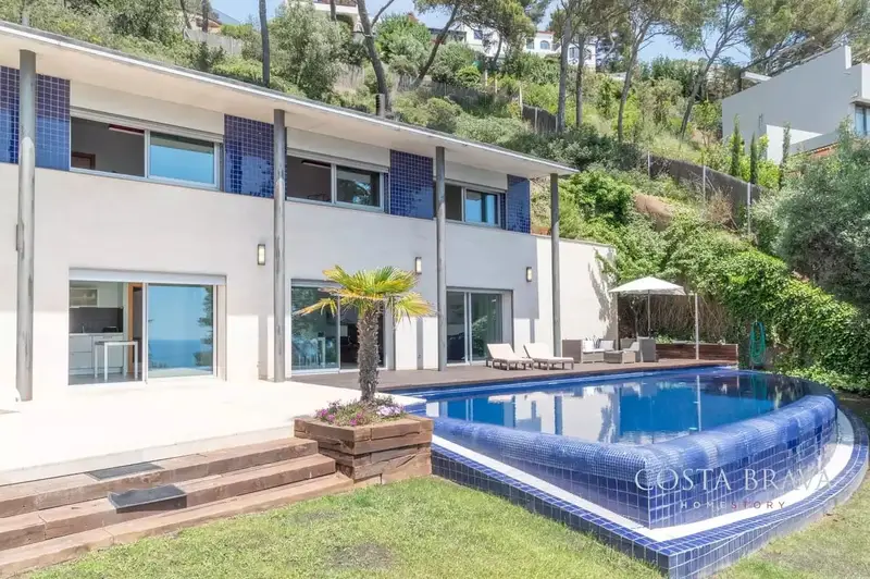 Villa de Lujo en Llafranc con Vistas al Mar
