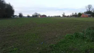 Casa Independiente en Begonte - Oportunidad para Inversores