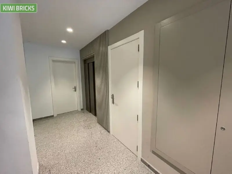 Venta Local Comercial Sant Antoni Eixample Barcelona