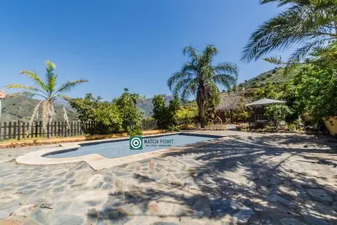 Cortijo con Piscina en Jete Cerca de Almuñécar