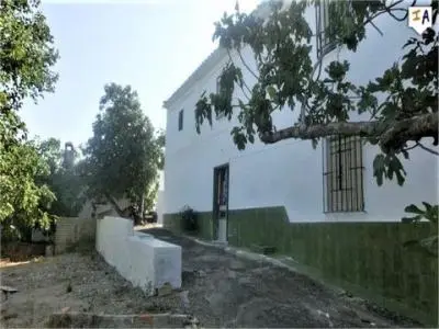 Cortijo con Piscina y Terreno en Sabariego